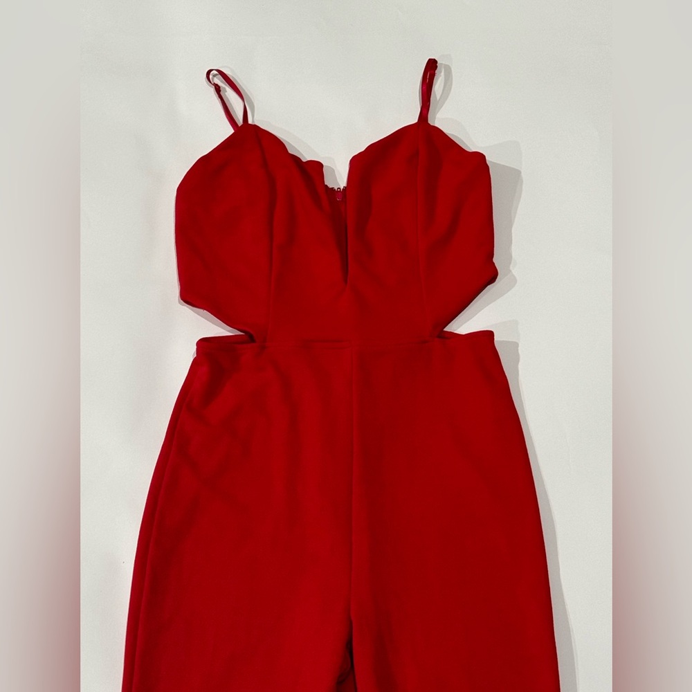 Charlotte Russe Sleeveless Jumpsuit in Red Size Small